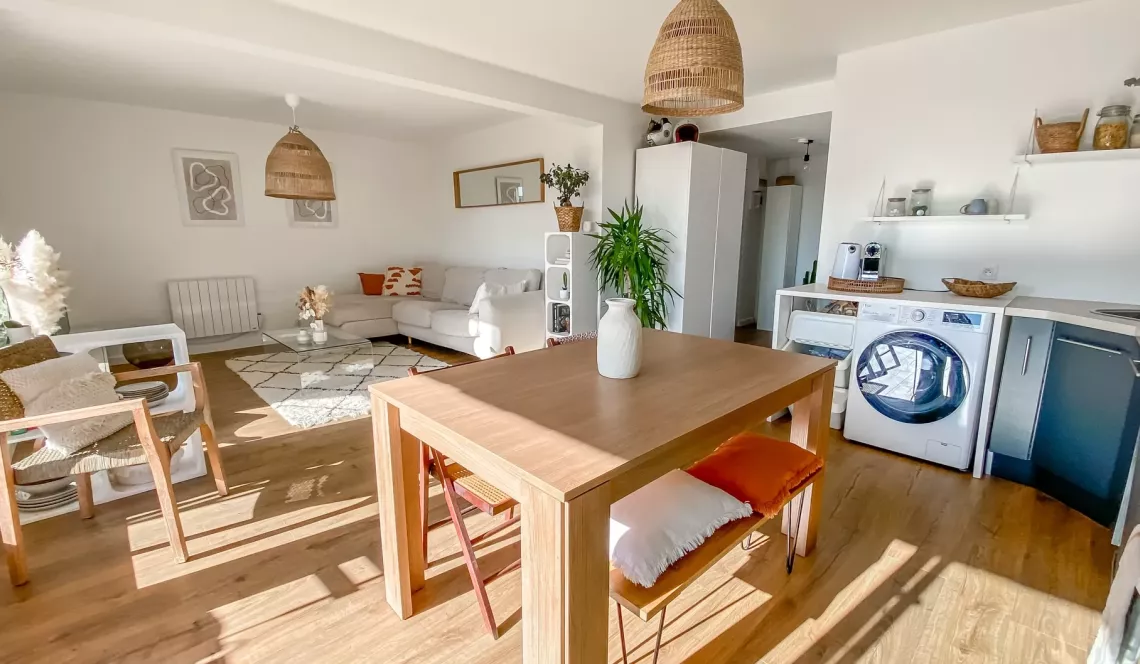 Anglet- Type 2 de 51 m² habitable au dernier étage en parfait état + terrasse + parking privé + cave