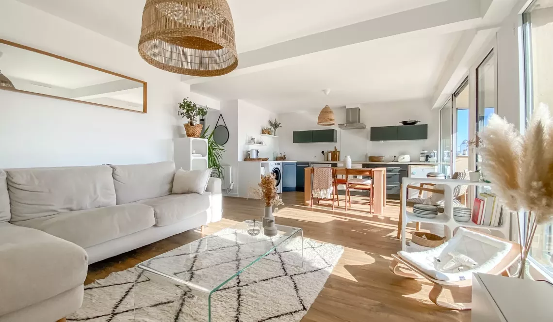 Anglet- Type 2 de 51 m² habitable au dernier étage en parfait état + terrasse + parking privé + cave