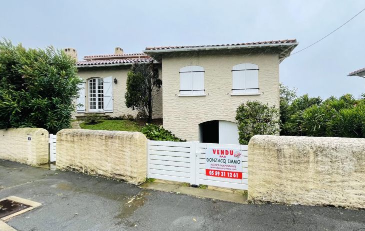 Biarritz la Milady - Vue imprenable pour cette maison de 115 m² habitable de plain pied + sous-sol total sur parcelle piscinable de 925 m²