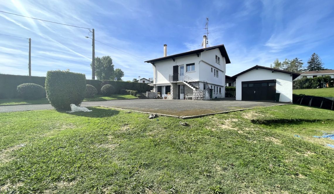 Anglet Sutar - Belle maison traditionnelle de 210 m² habitable, 2 appartements distincts + garage sur parcelle de 1335 m² divisible