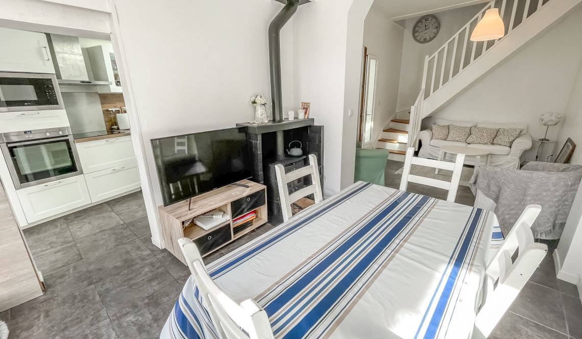 Anglet - Maison de ville de 135 m² habitable, 4 chambres + 1 bureau, pièce de vie de 30 m² avec studio indépendant sur 239 m² de parcelle