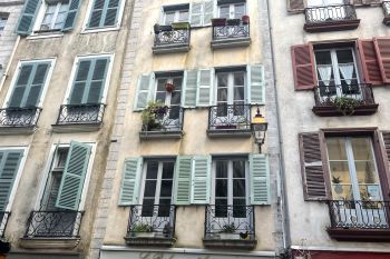 Grand Bayonne rue Port Neuf - Immeuble de 420 m² avec commerce loué + appartement en triplex à moderniser