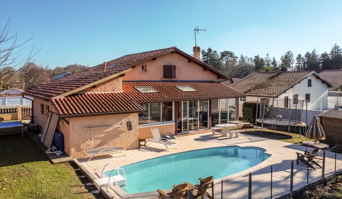 Tarnos quartier les Platanes - Belle traditionnelle de 157 m² habitable, 4 chambres, véranda chauffée + piscine sur 610 m² de terrain