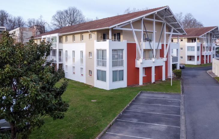 Bayonne Saint Esprit  - Bel F4 de 98 m² habitable et sa loggia, 3 chambres, 2 salles d’eau + cellier + 2 parkings extérieurs