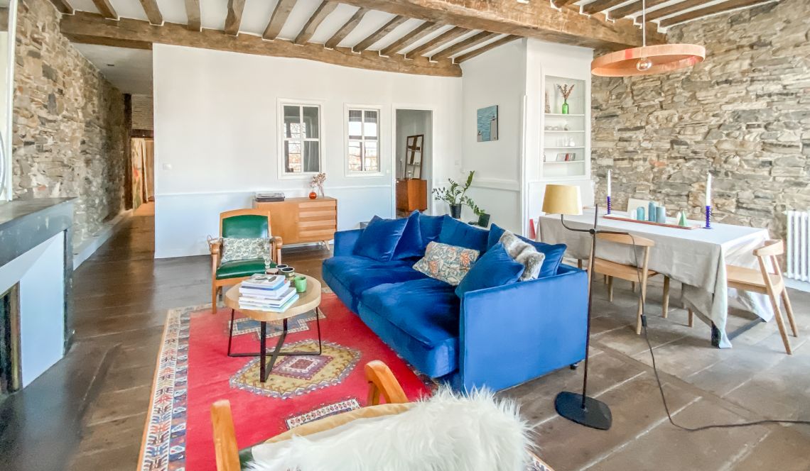 RARE à Bayonne 5 minutes du centre - Atypique F4 de 130 m² H, 3 chambres, séjour de 35 m², cuisine équipée, balcon + 2 terrasses avec jardin privatif