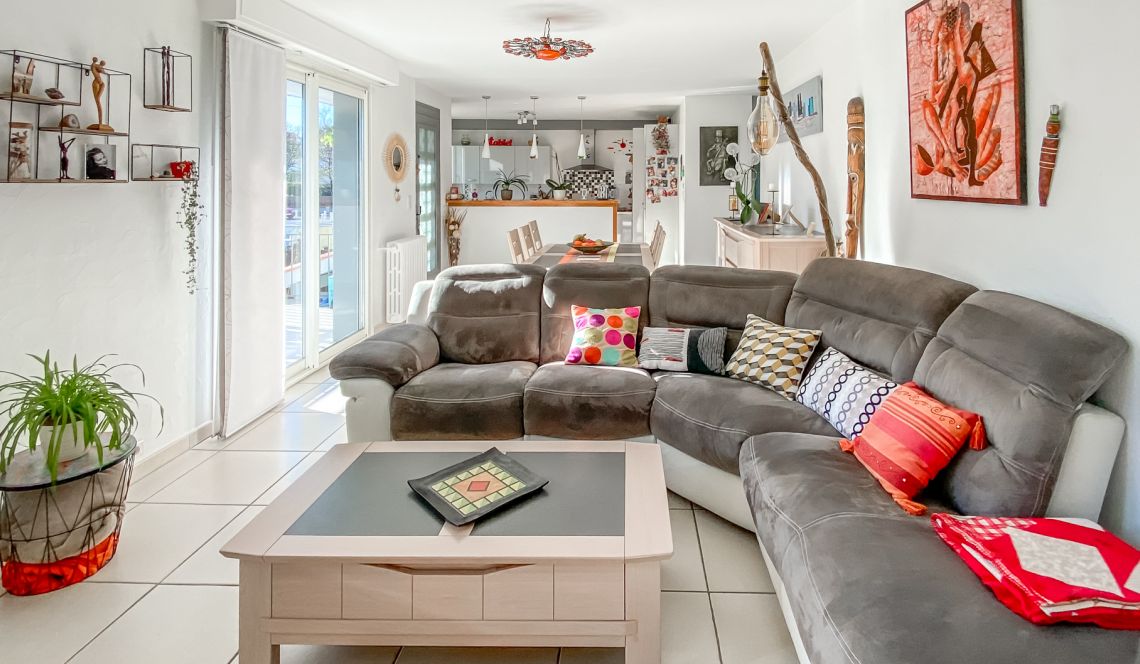 Anglet Montbrun - Villa en parfait état au calme de 160 m² habitable divisée en deux appartements sur parcelle de 531 m²