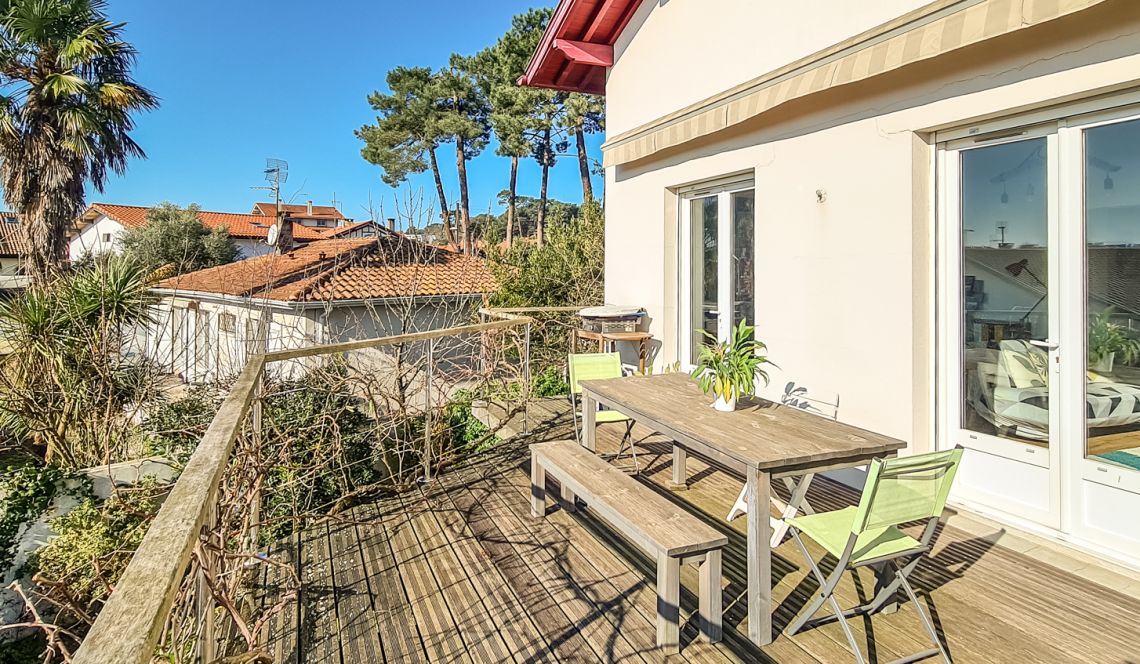 Anglet Montbrun - Belle et grande maison lumineuse de 165 m² H sur deux niveaux sur 547 m² de terrain