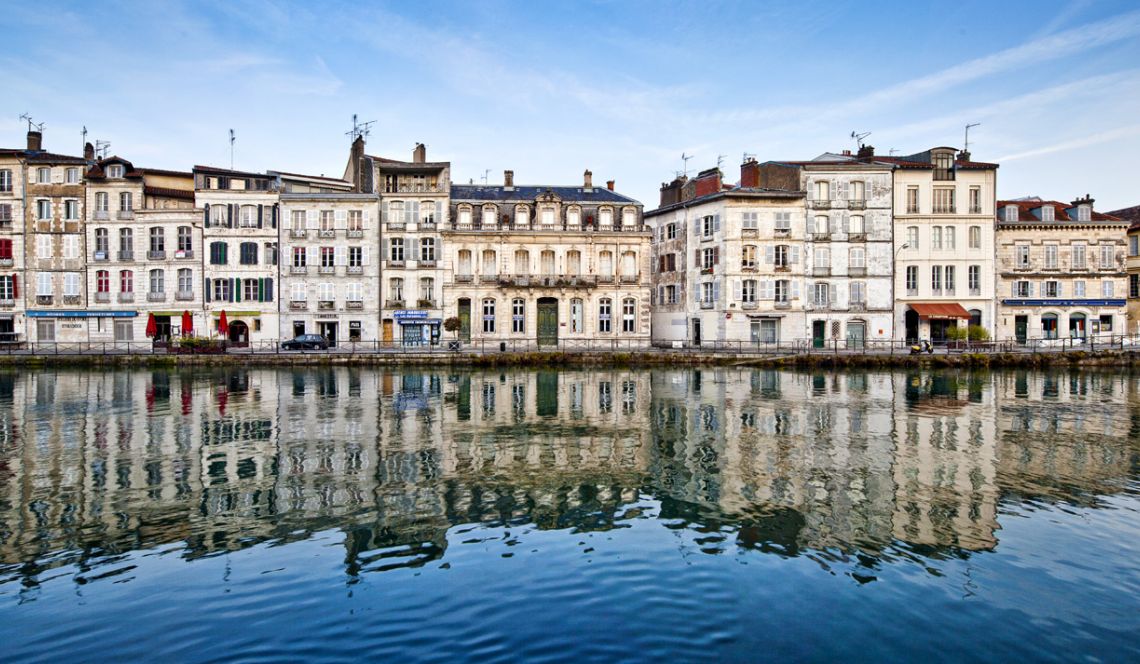RARE sur Bayonne - Emplacement de tout premier ordre pour ce fond de commerce de restauration + hôtel
