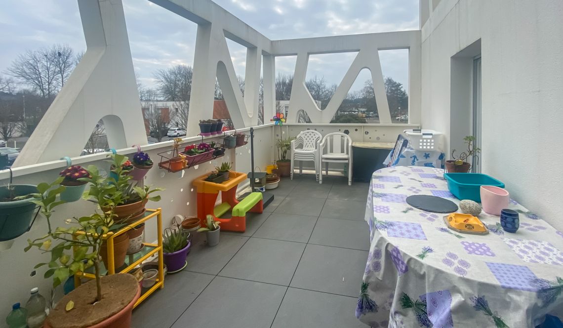 Bayonne Rive droite - Beau type 3 de 67 m² habitable, pièce de vie de 34 m² + terrasse + 2 places parking en sous-sol