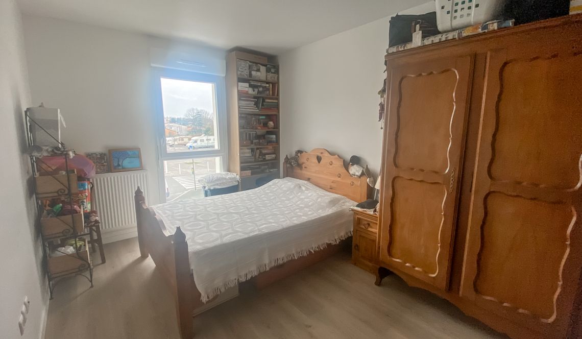 Bayonne Rive droite - Beau type 3 de 67 m² habitable, pièce de vie de 34 m² + terrasse + 2 places parking en sous-sol