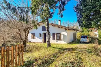 Mouguerre Elissaberry - Au calme, énorme potentiel pour cette maison type F4/5 de 1978 de 90 m² habitable entièrement à rénover sur belle parcelle de 2 293 m²