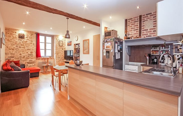 Quartier petit Bayonne - Authentique F3 de 58 m² habitable, pièce de vie de 30 m² avec cuisine équipée, 2 chambres + dressing
