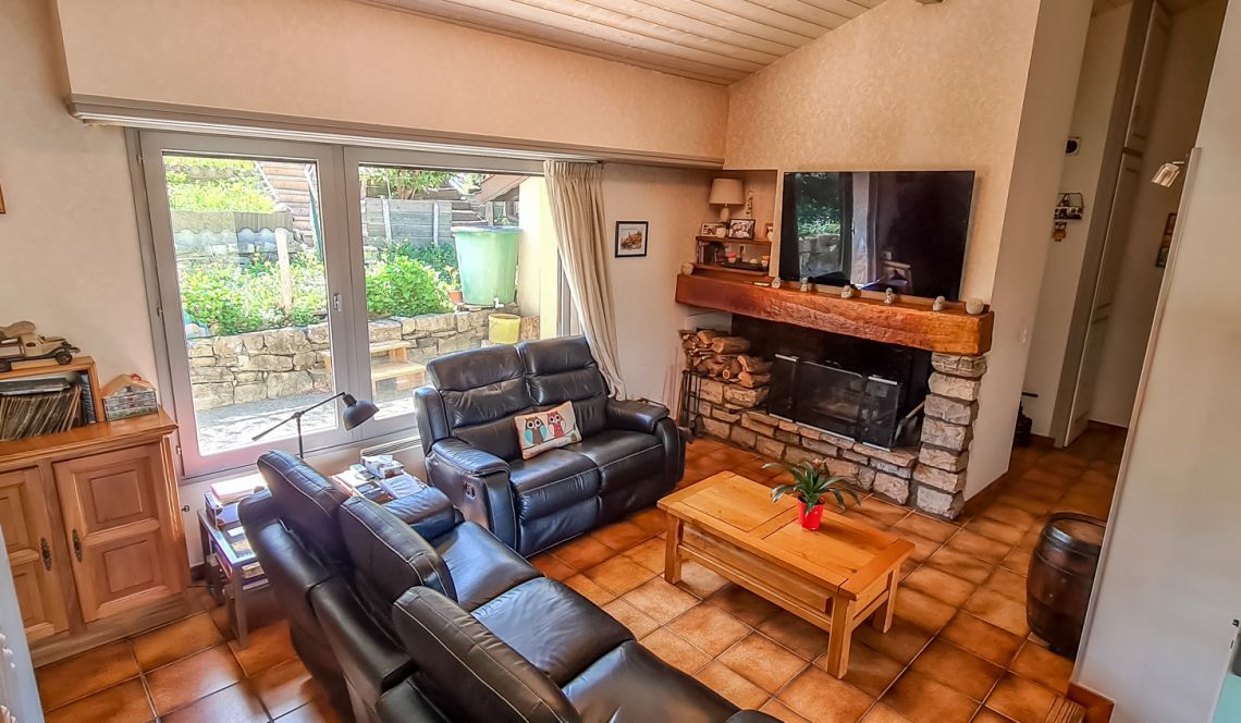 15 minutes de Bayonne sur la hauteur - Maison d’architecte type 5/6 de 133 m² H, 4 chambres sur parcelle de 1365 m²