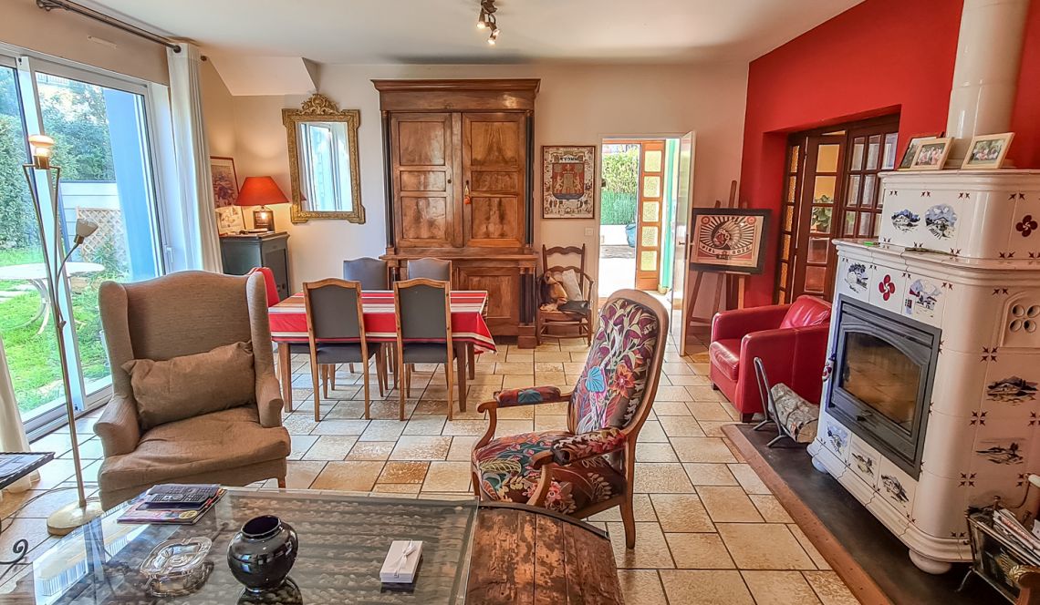 15 minutes de Bayonne sur la hauteur - Maison d’architecte type 5/6 de 133 m² H, 4 chambres sur parcelle de 1365 m²