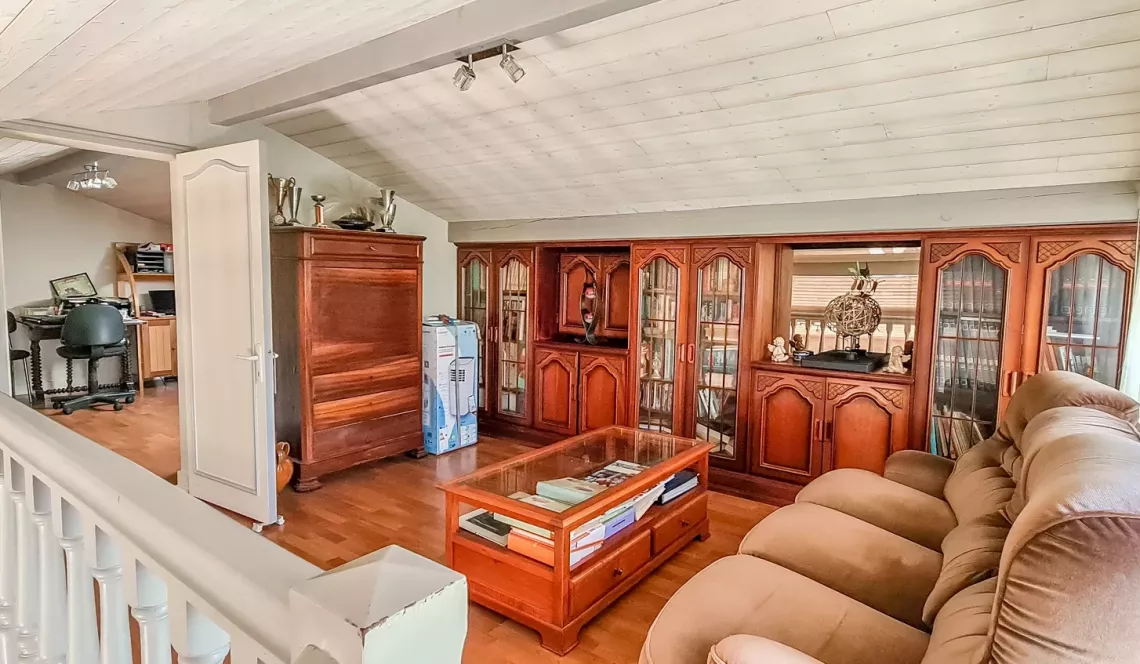 15 minutes de Bayonne sur la hauteur - Maison d’architecte type 5/6 de 133 m² habitable, 4 chambres sur parcelle de 1365 m²