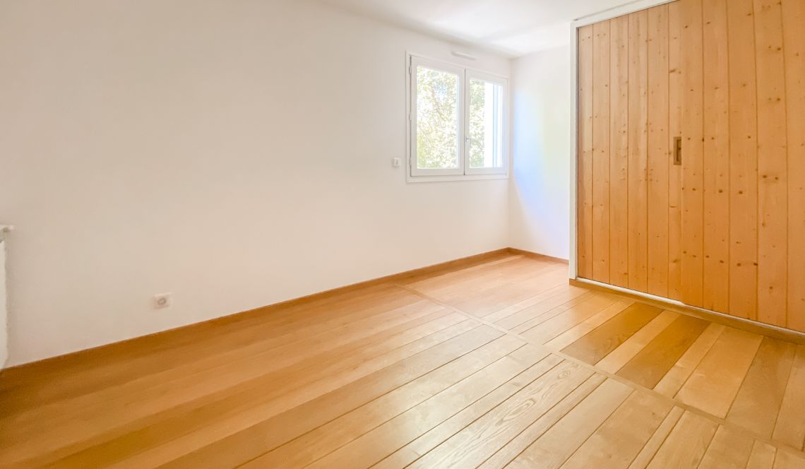 Anglet limite Bayonne  - Le nez dans la forêt et au calme pour ce T4 rénové de 83 m² habitable + balcon + cave + garage de 20 m²