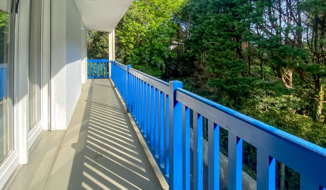 Anglet limite Bayonne  - Le nez dans la forêt et au calme pour ce T4 rénové de 83 m² habitable + balcon + cave + garage de 20 m²