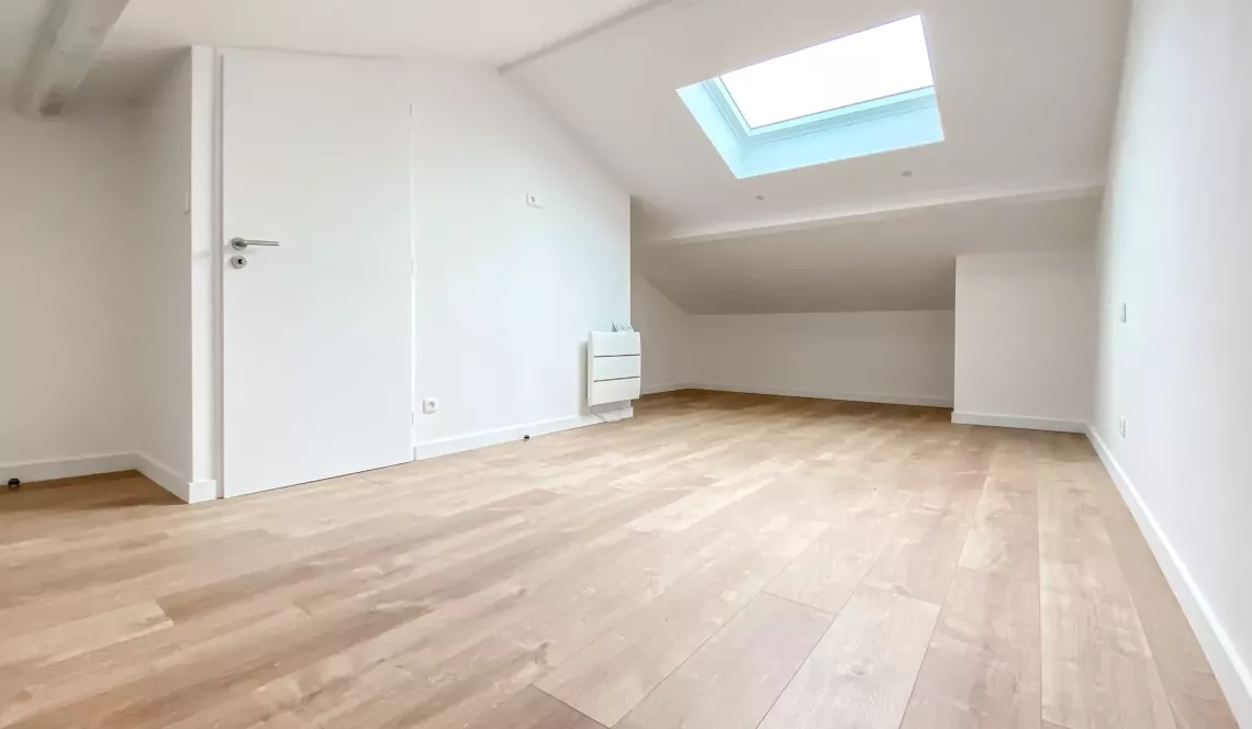 5 minutes d’Ustaritz à Jatxou - Maison mitoyenne d’un côté de 91 m² habitable, 3 chambres, terrasse sur 150 m² de jardin privatif 