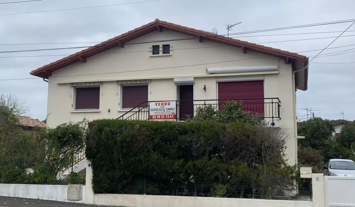 RARE à Anglet Montbrun - Type 4 de 80 m² habitable environ à l’étage dans petite copropriété de 2 + jardin + garage