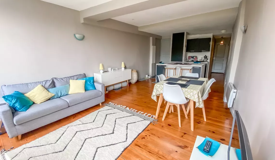 Bayonne les remparts - Jolie vue dégagée pour ce type 2 de 48 m² habitable avec belle pièce principale de 29 m² + local vélo