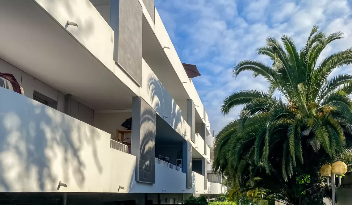 Bayonne Allées Paulmy - Dernier étage et vue sur la Cathédrale pour ce bel F4 de 112 m², pièce de vie de 50 m², 2 terrasses de 35 m² + 2 places de parking 