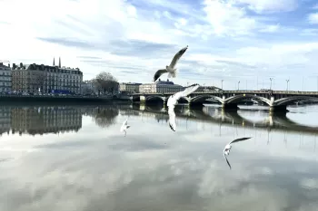 Rare à Bayonne St Esprit - Vue époustouflante pour ce beau type 4 de 74 m² habitable en très bon état général, cuisine équipée, 3 chambres, balcon tout en long