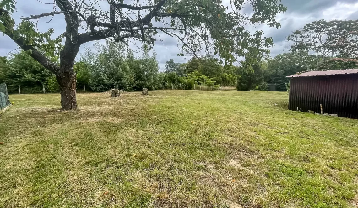 RARE à Anglet rue de Lamouly - Terrain à bâtir plat d’une surface de 500 m², prévoir viabilisation + branchement tout à l’égout