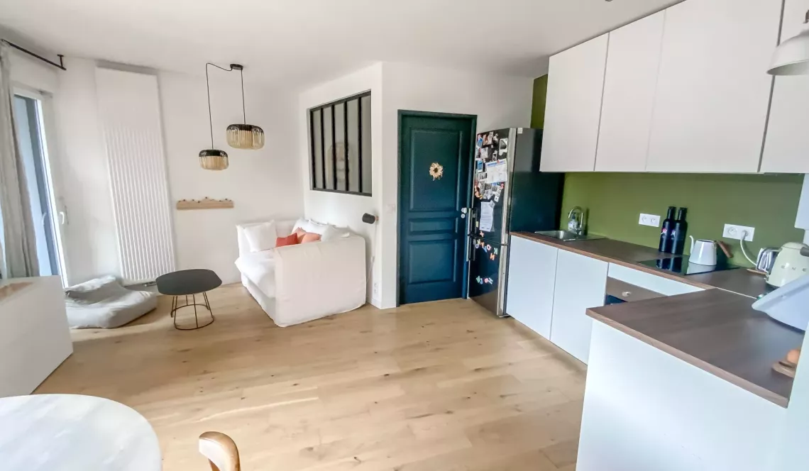 Bayonne à deux pas de la Gare - Dans résidence de 2019, joli type 3 joliment décoré avec terrasse de 7 m² + place de parking en sous-sol 