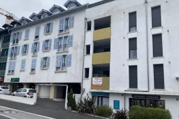Bayonne à deux pas de la Gare - Dans résidence de 2019, joli type 3 joliment décoré avec terrasse de 7 m² + place de parking en sous-sol 