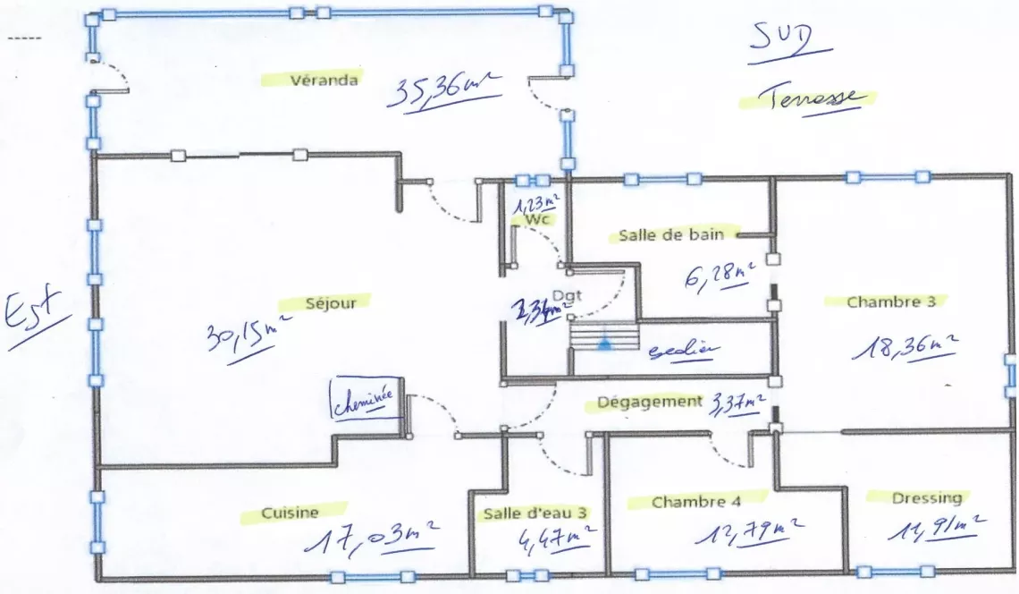 Arcangues - Belle maison des années 70 remise au goût du jour de 250 m² habitable sur deux niveaux, 4 chambres sur 1500 m² de terrain + piscine