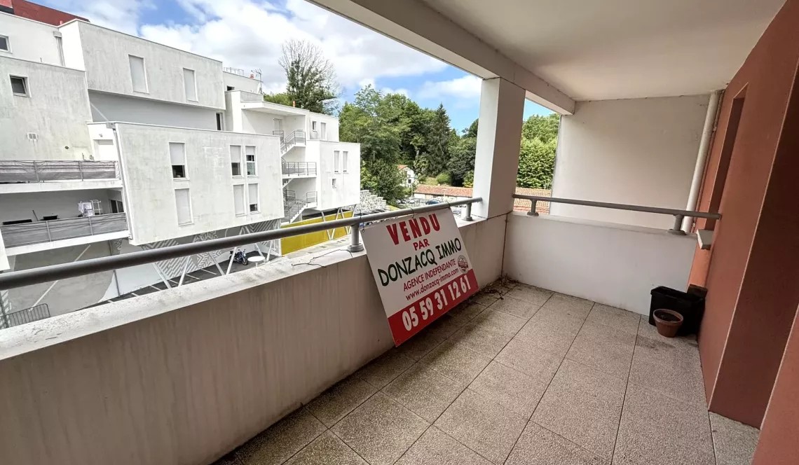RARE sur Bayonne - Dans résidence de 2016, étage élevé pour ce type 3 de 62 m² habitable + belle terrasse + parking en sous-sol couvert