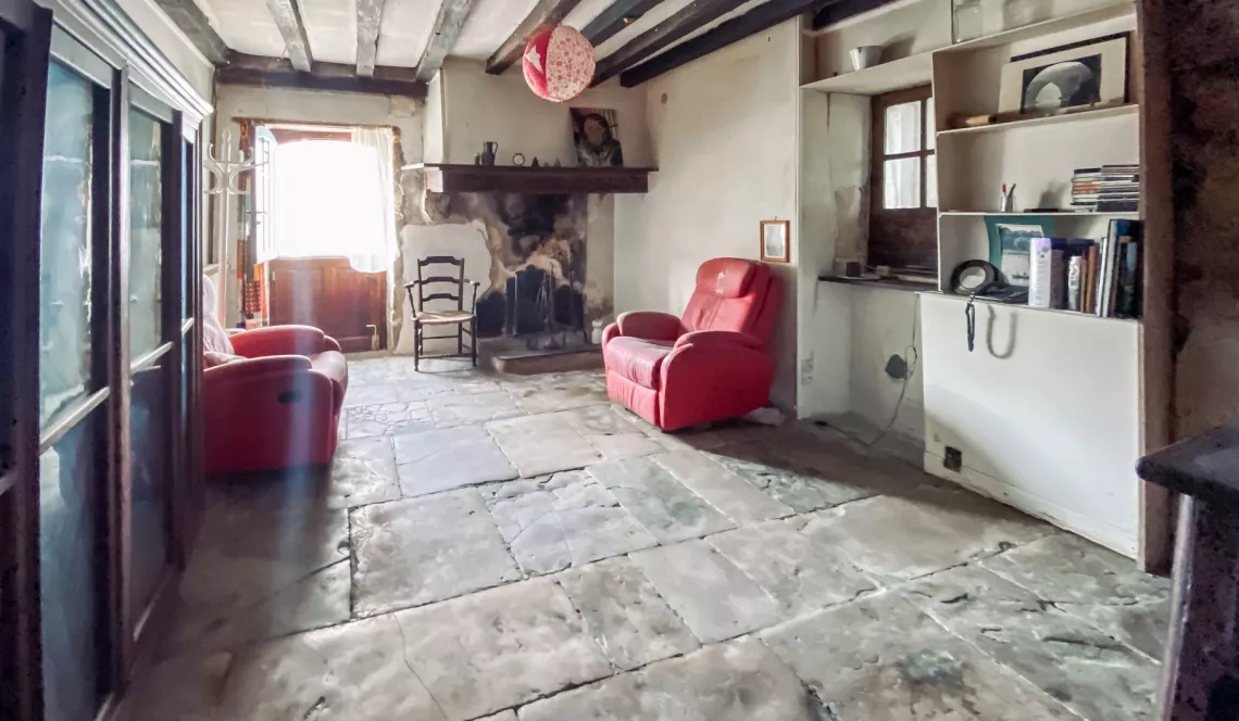 Urt au cœur du village - Maison ancienne de 197 m² habitable à rénover plus petit jardin sur parcelle de 244 m²