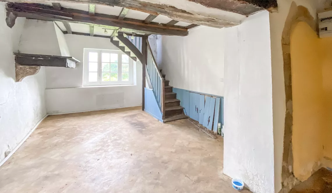Urt au cœur du village - Maison ancienne de 197 m² habitable à rénover plus petit jardin sur parcelle de 244 m²