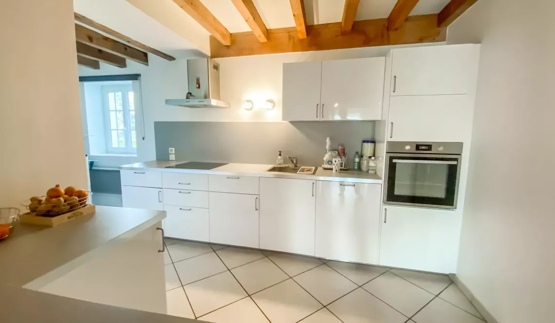 A quatre kilomètres de l’entrée de Bayonne - Petite copropriété pour cette maison de ville mitoyenne de 102 m² habitable au calme, 3 chambres, petit extérieur de 30 m² + 3 places de parking