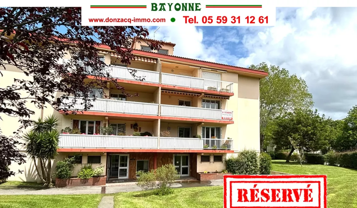 Anglet Haitz Péan - Dans joli parc, résidence avec ascenseur pour ce spacieux type 3 de 83 m² habitable avec terrasse sud-ouest + place de parking + cave