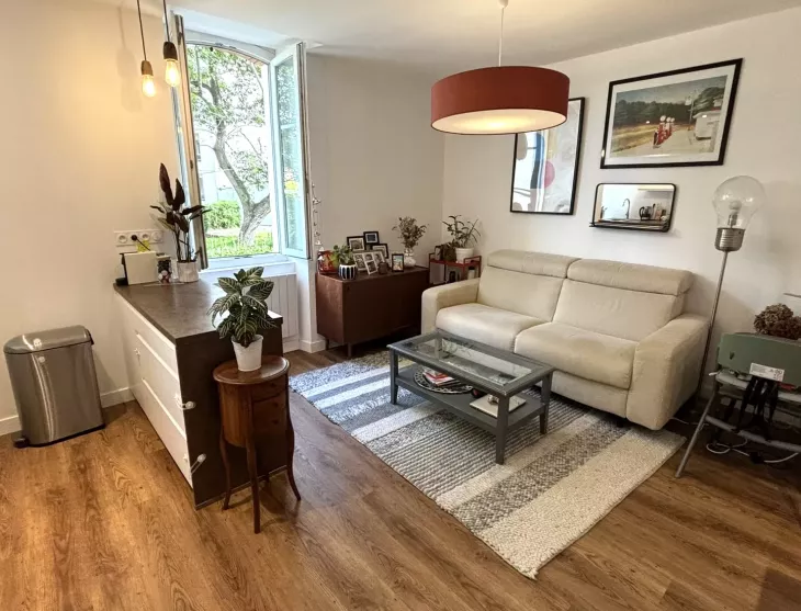 Biarritz Quartier St Charles - Au 1er étage d’une résidence ancienne, joli type 3 coup de coeur de 52 m² habitable entièrement refait et ses 2 caves