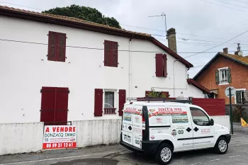 Boucau central - Dans maison ancienne, 2 appartements en duplex loués pour 1240 €/mois + 2 libres en duplex pour en tout 225 m² habitable + chacun petits extérieurs.