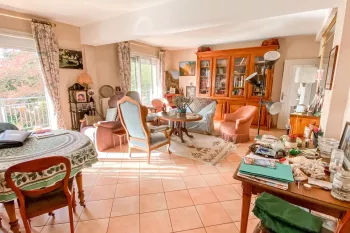 Bayonne Allées Paulmy au calme - Type 3 de 93 m² habitable, pièce de vie de 33 m² avec terrasse, loggia, cave et place de parking couvert