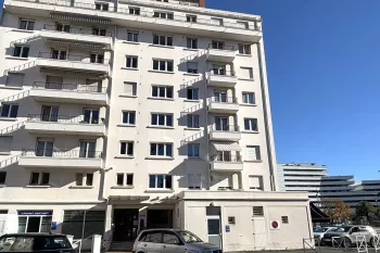 Anglet Bernain - Commerces à vos pieds pour ce type 3 de 70 m² habitable, pièce de vie de 19 m² avec balcon, cave et séchoir. Possibilité garage en +!