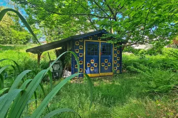 RARE à Ondres à l’abri des regards - Magnifique propriété de 139 m² habitable en parfait état et ses trois chambres sur splendide parcelle arborée de 5 500 m² + garages. Il faut le voir pour le croire!