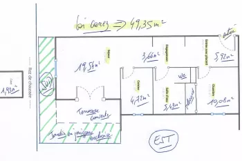 St Jean de Luz Chantaco/Urdazuri - Joli type 2 de 50 m² en rez de chaussée avec terrasse couverte et jardin en jouissance exclusive + parking extérieur + cave