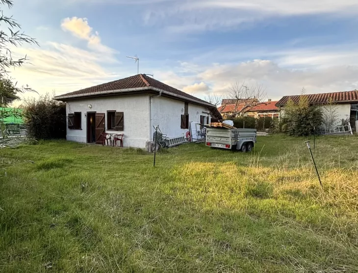 Labenne route de Capbreton - Emplacement privilégié pour ce plain-pied de 80 m² à rénover et son terrain plat de 1 152 m² et ses nombreuses possibilités!