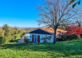 Baisse de prix significative pour ce joli plain-pied.....