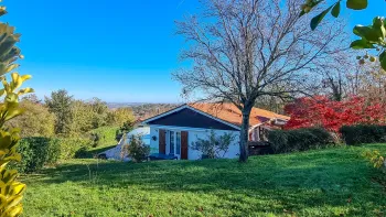 Baisse de prix significative pour ce joli plain-pied.....