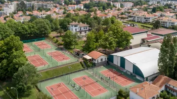 BELLE VIDEO de notre TENNIS CLUB D’ANGLET, vu d’en haut!